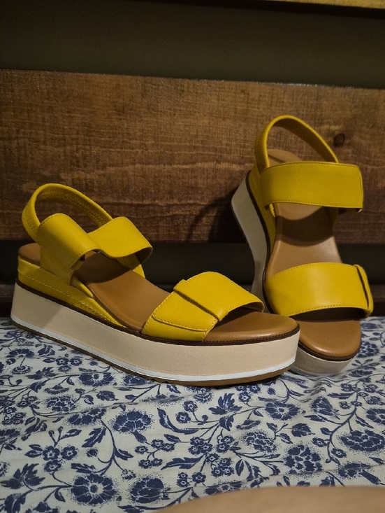 Caslon Shoes - CASLON Briana Mustard Yellow  Platform Sandal with Adjustable Straps NWT
